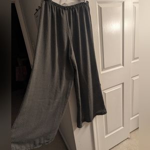 Patterned flowy wide legged pants